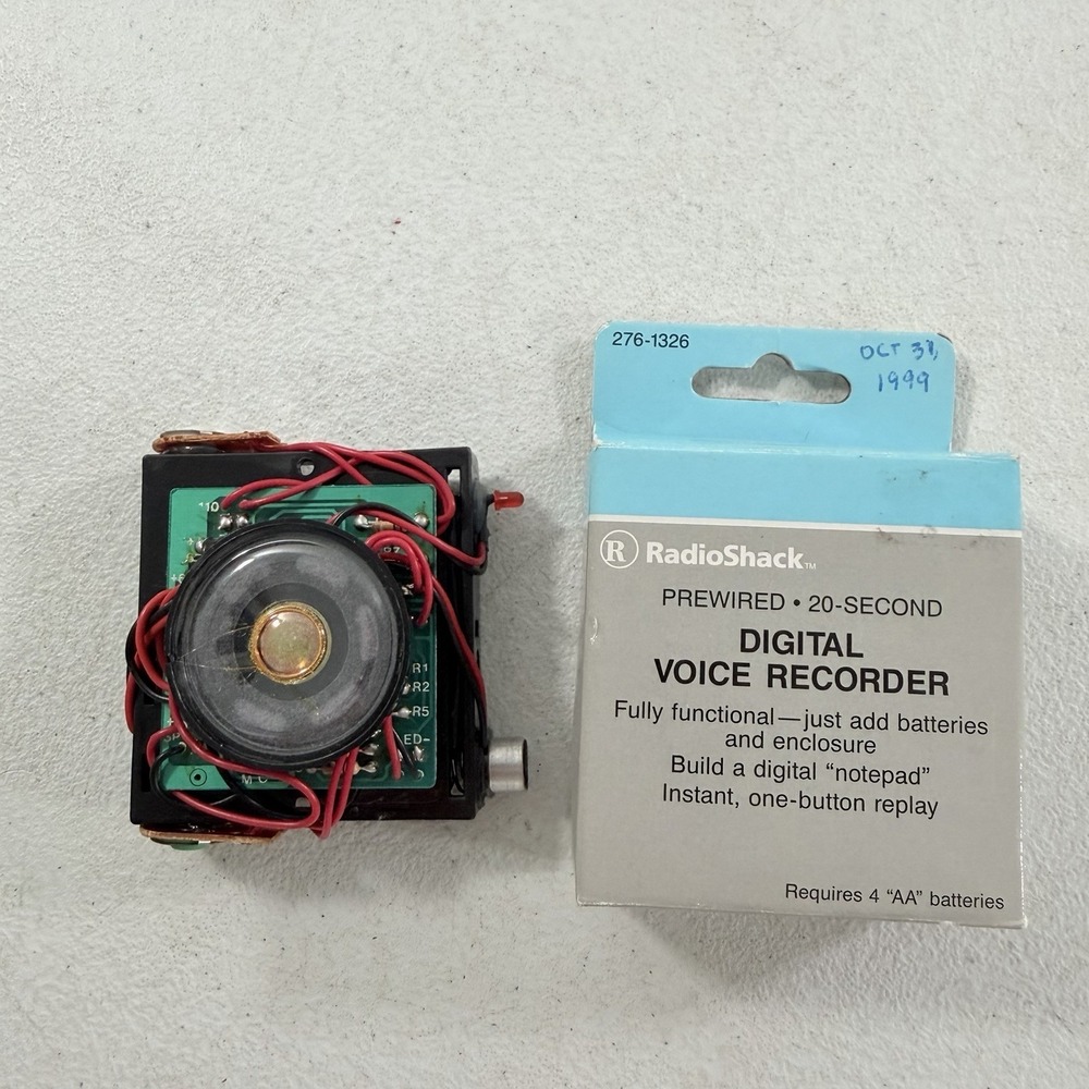 Radio Shack 276-1326 Prewired 20 Second Digital Voice‎ Recorder W/ Box TESTED